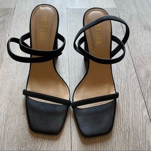 Miss Lola black strappy block heel size 8